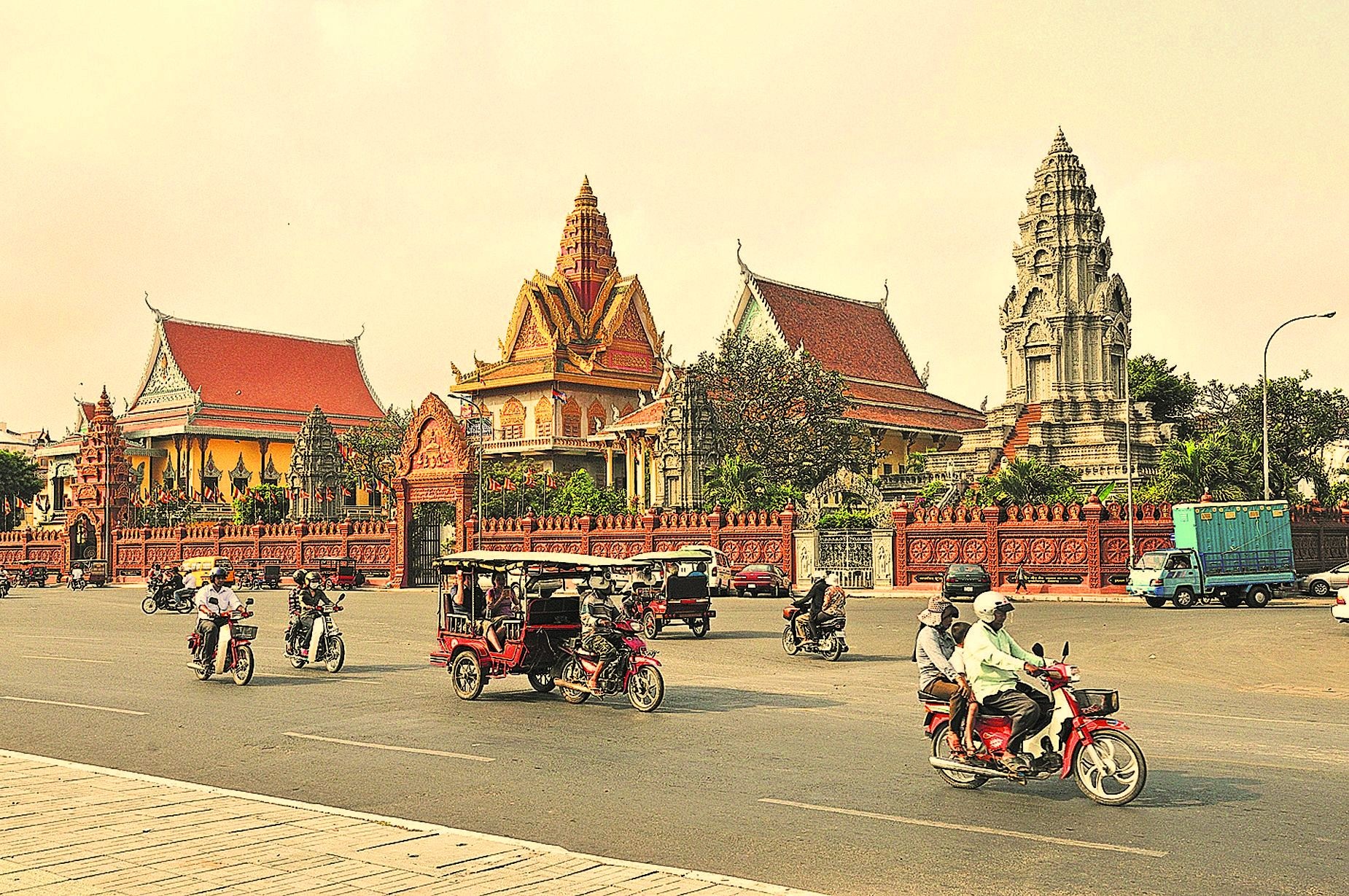 ВДОЛЬ Меконг До Ангкор