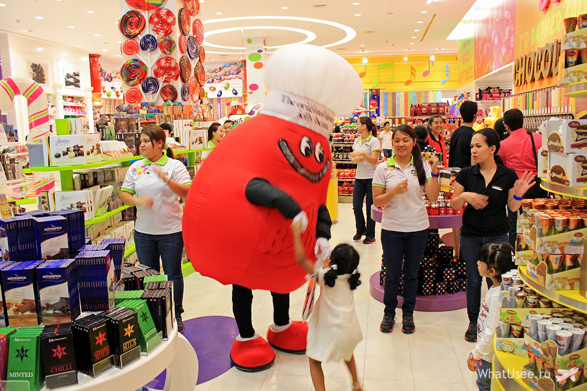 Вийшовши з океанаріуму, прямуємо до одного з найсмачніших магазинів в Дубай Молле - Candylicious: