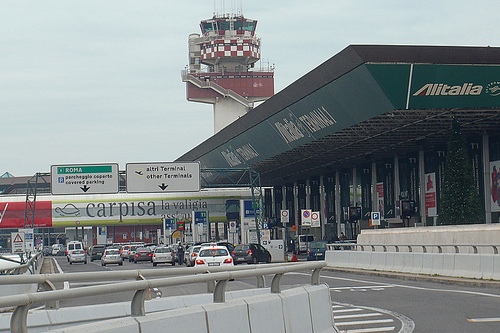 Аеропорт Фьюмічіно - головний аеропорт столиці Італії, расопложенние в 32 км від центру Риму