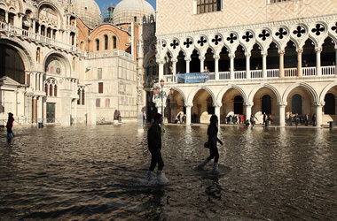 10 жовтня 2013, 23:57 Переглядів:   & Nbsp;  Венецію затопило раніше звичайного, фото & nbsp; simple-reading