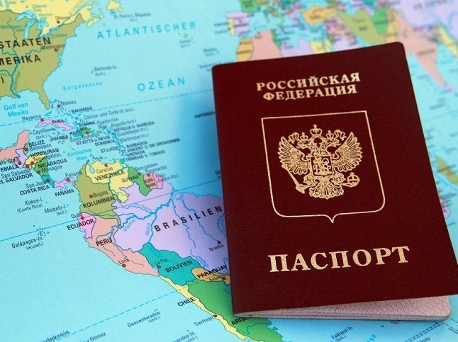 Можна забронювати подорож без закордонного паспорта