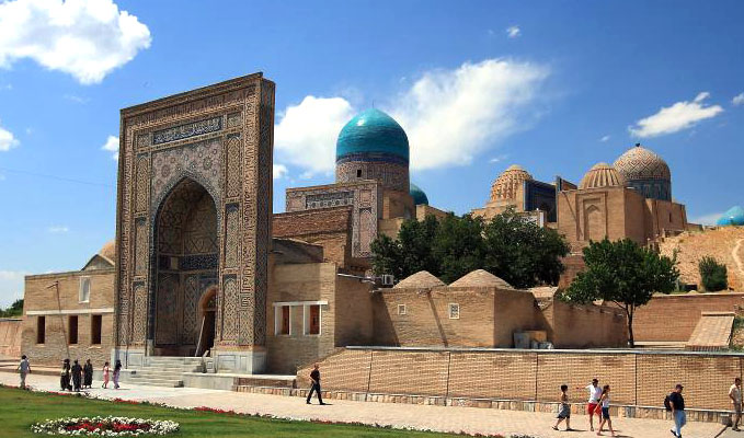 Нова влада Узбекистану на чолі з обраним президентом Шавкатом Мірзіёевим продовжує дивувати, останнє рішення про скасування віз для громадян 27 країн світу