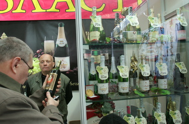 12 червня 2013, 5:14 Переглядів:   Імпортний алкоголь в Україні може подорожчати