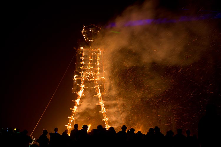Скелет Burning Man