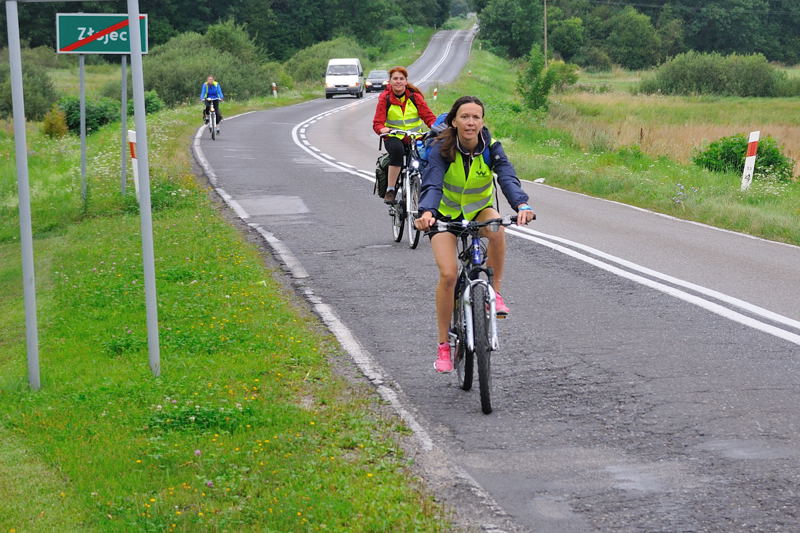 Якщо велосипеди свої, то стартувати можна практично від кордону з Україною з містечка Susiec, а повертатися в Люблін електричкою з міста Chełm
