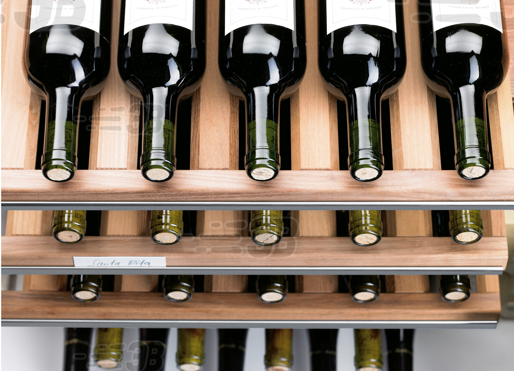 Взагалі закрите вино в залежності від вище описаних параметрів можна зберігати від 2 до 100 років