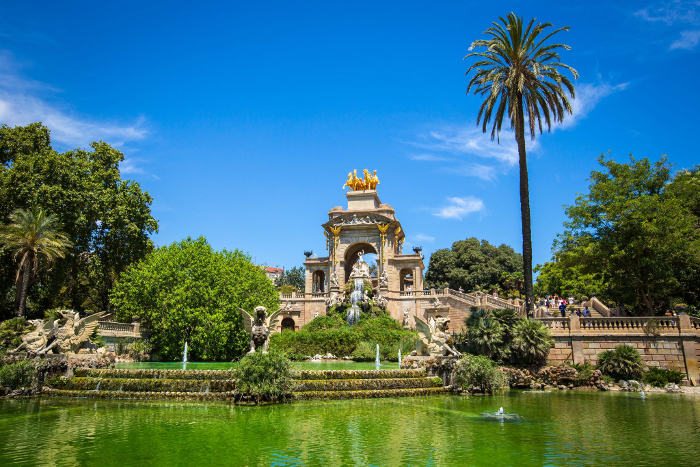 А замість неї в каталонській столиці виник ще один зелений оазис - парк Барселони, який породжує лише світлі емоції