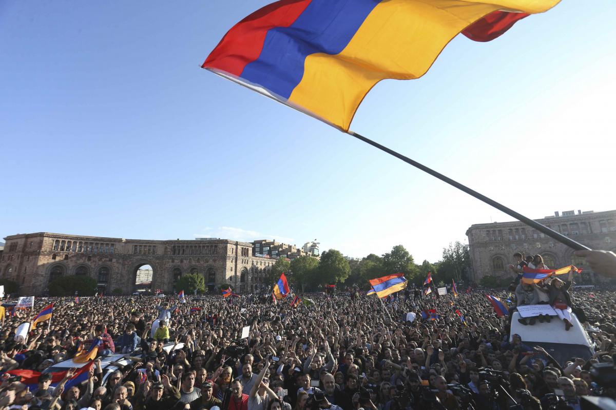14:44, 25 квітня 2018   світ   738   Євросоюз розраховує на продовження роботи з Єреваном по реалізації амбітного порядку денного ЄС-Вірменія