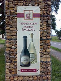 Річна продукція солом'яного і крижаного вина коливається в межах тисячі літрів, що складає лише один відсоток від загальної кількості виробленого в Чехії вина