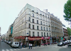 Хостел Vintage Париж - це одне з найпопулярніших молодіжних гуртожитків столиці Франції, розташоване в дев'ятому окрузі міста, що в безпосередній близькості з   кабаре Мулен Руж   , Єлисейськими полями, Тріумфальною аркою і Ейфелевою вежею