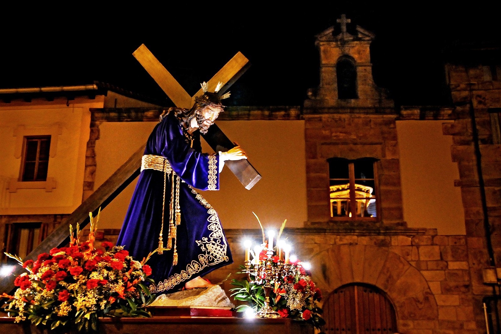 Березень-квітень - Страсний тиждень і Великдень (Semana Santa, Pascua)