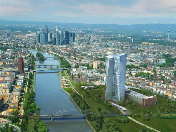 У ці роки Франкфурт продовжує активно розвиватися, як економічний центр: з'являються банківські установи, розширюється діапазон виставок, місто стає одним з найважливіших книжкових центрів Європи