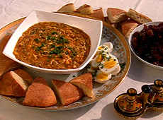 Марокканская кухня , как и культура и история страны, является результатом многих внешних воздействий