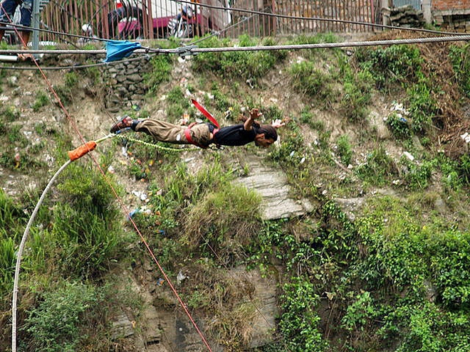 7 найвищих банджі-стрибків: Міст The Last Resort (Непал)