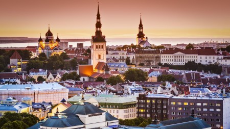 Здійснити поїздку в Естонію можливо тільки при наявності закордонного паспорта і візи