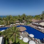 Kamala Beach Resort, A Sunprime Resort   - готель з величезною територією і басейнами з видом на море, знаходиться в центрі на першій лінії від пляжу