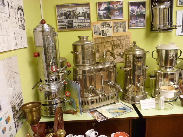 Дізнатися історію самого популярного напою в Австрії, можна відвідавши «Музей кави» (Vogelsanggasse, 36